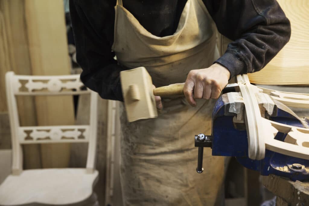 Artisan d'art ébéniste en 2025