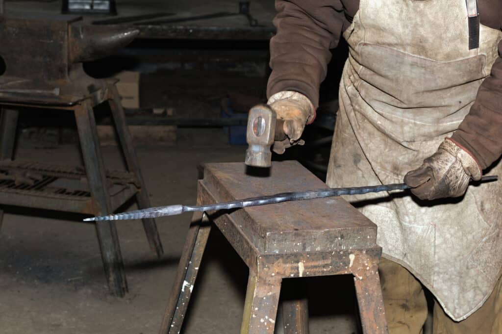 Sculpteur sur métal : La fusion parfaite entre art et métier - Métiers d'art, Restauration - Artisanat d'art
