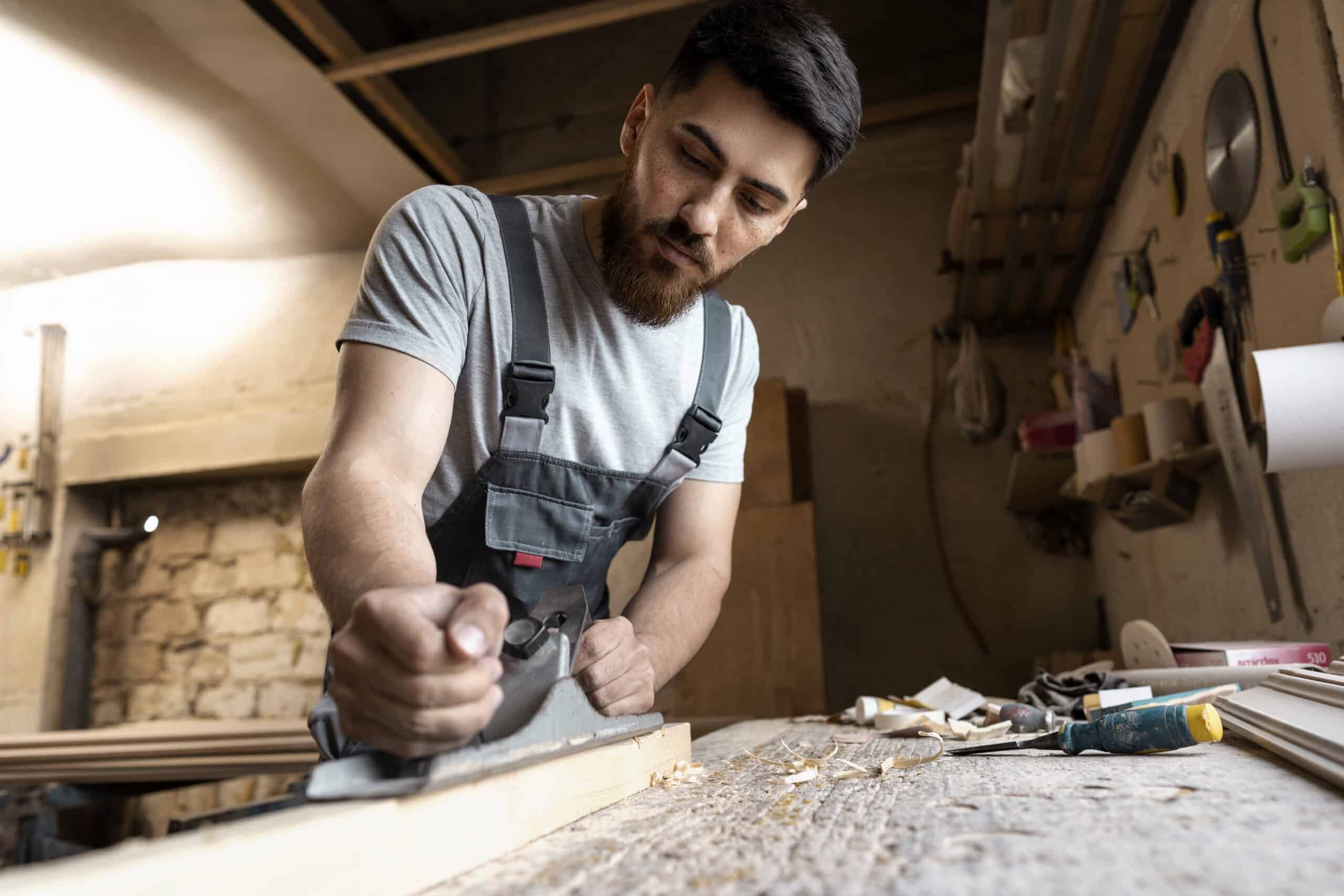 Artisanat d’art et transmission : Comment former la nouvelle génération ?