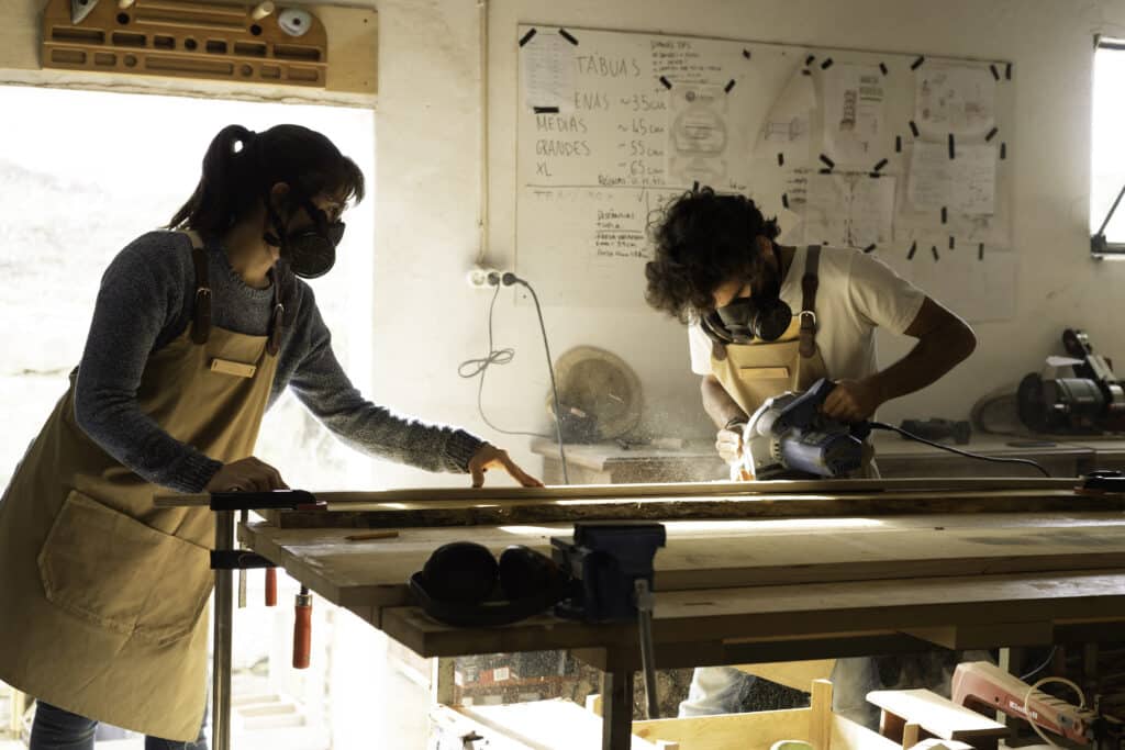 Salaire d’un artisan d’art : Combien gagne-t-on réellement en France ?