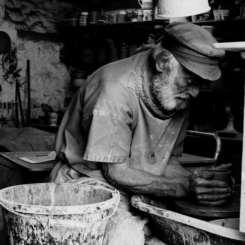 Salaire d’un artisan d’art : Combien gagne-t-on réellement en France ?