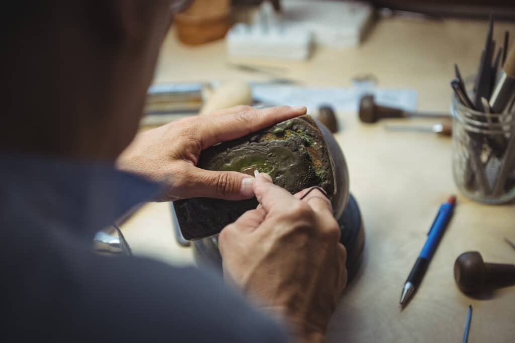 Artisanat d’art et tourisme : Comment valoriser son savoir-faire auprès des visiteurs ? | Artisanat d'art