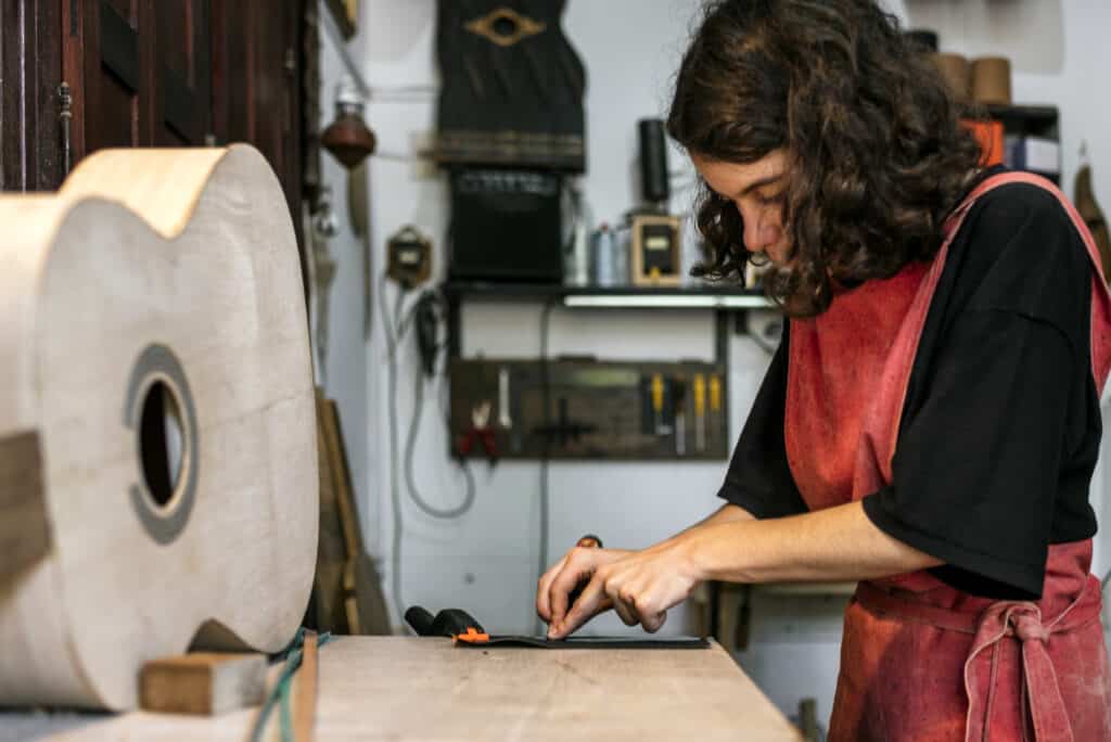 Artisan d’art : Comment vivre de son métier en 2025 ?