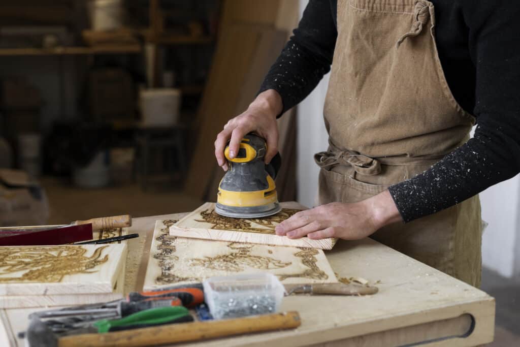 Salaire d’un artisan d’art : Combien gagne-t-on réellement en France ?