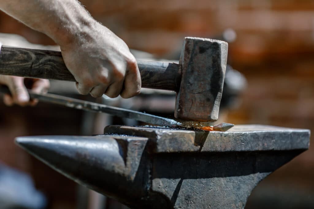 Ferronnier d’Art à Paris : Les 9 Meilleurs Maîtres du Fer Forgé | Artisanat d'art