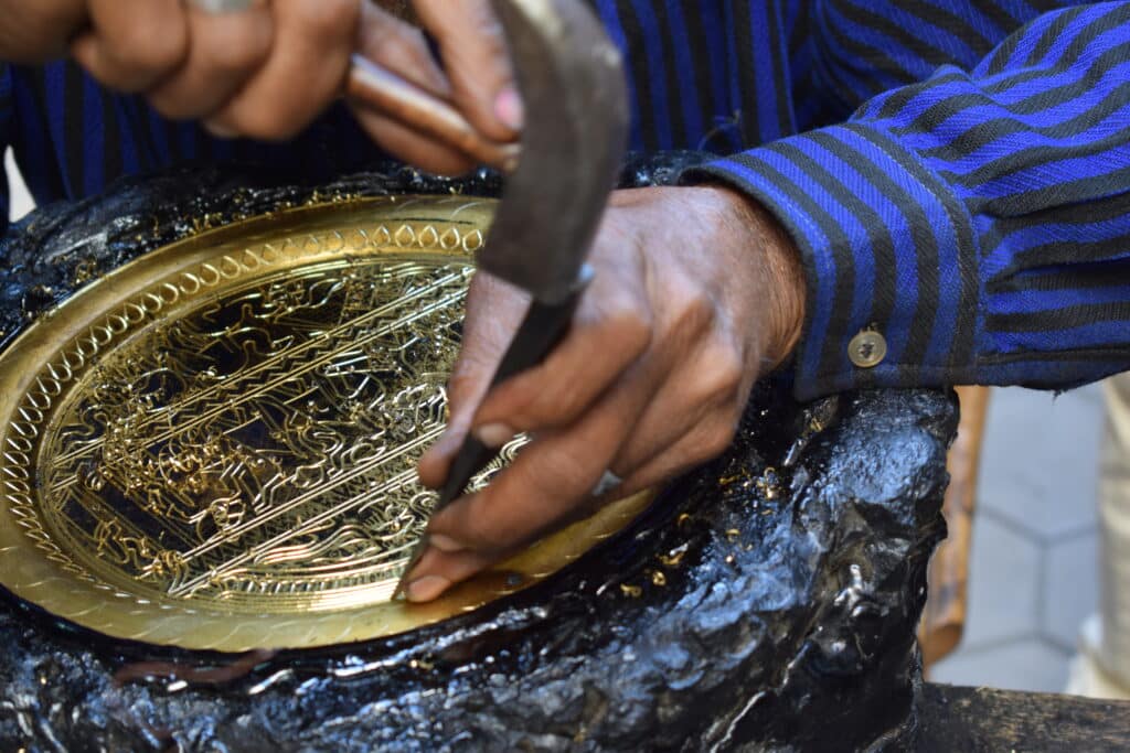 Le Métier de Batteur d'Or : Histoire, Techniques et Réalités d’un Savoir-Faire d’Exception | Artisanat d'art