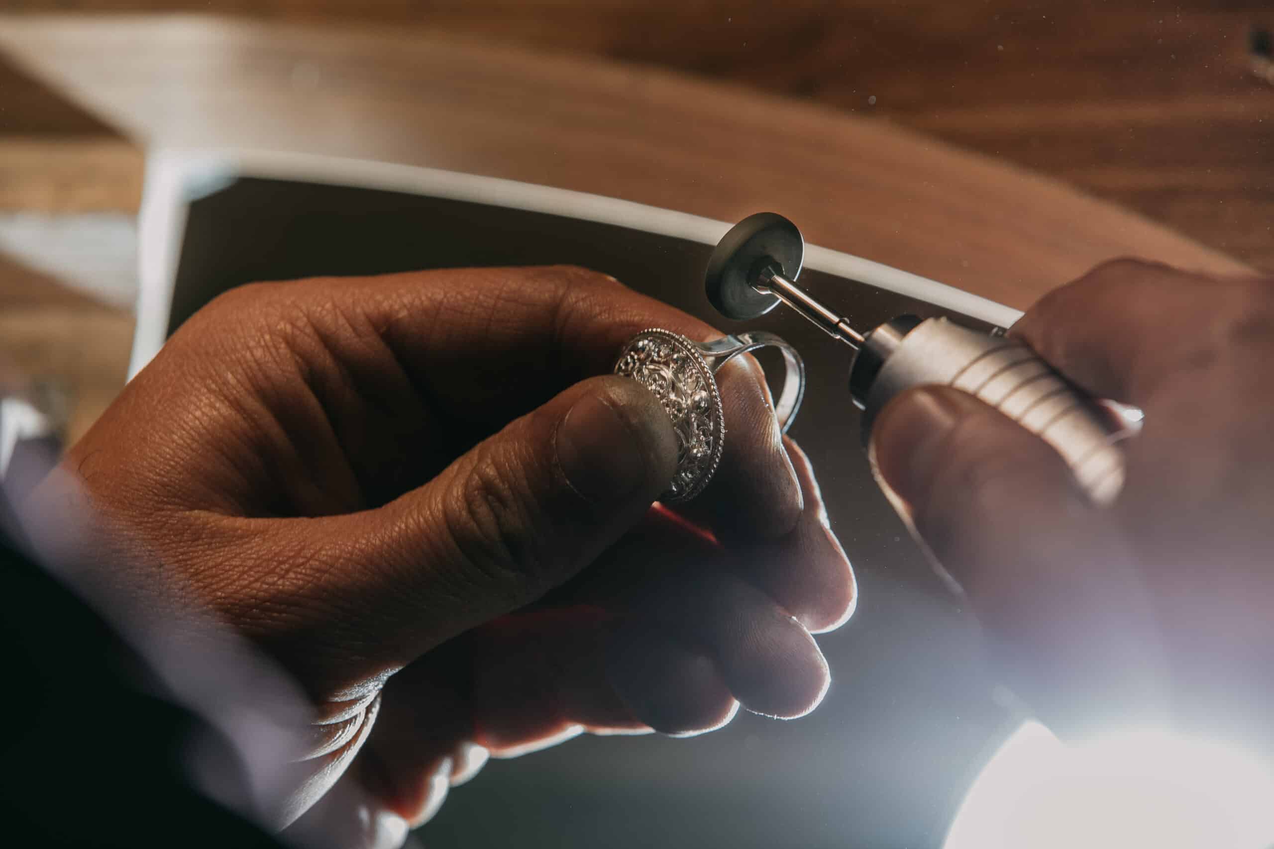 Artisan d'Art à Perpignan : Une Tradition Vivante et Créative | Artisanat d'art
