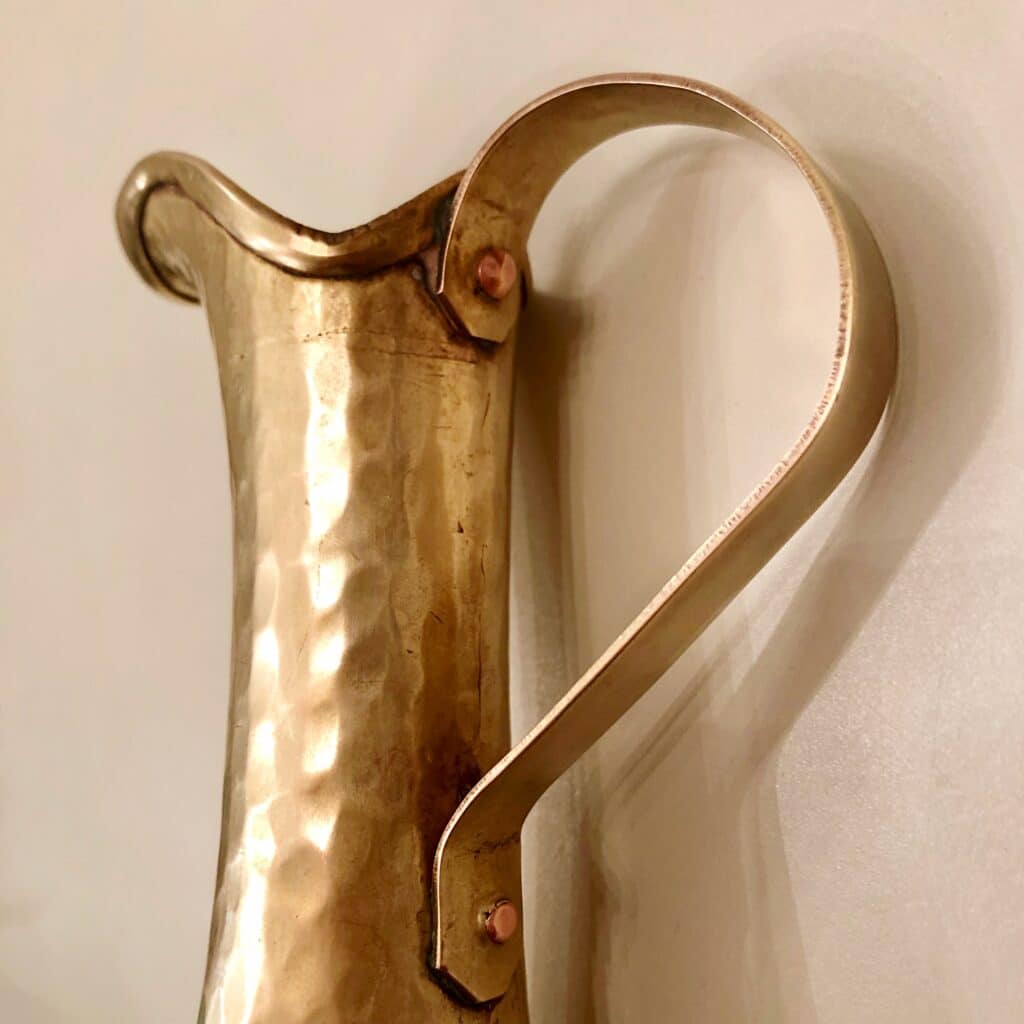 Comment nettoyer un bronze ancien sans altérer la patine ? Guide complet et conseils professionnels | Artisanat d'art