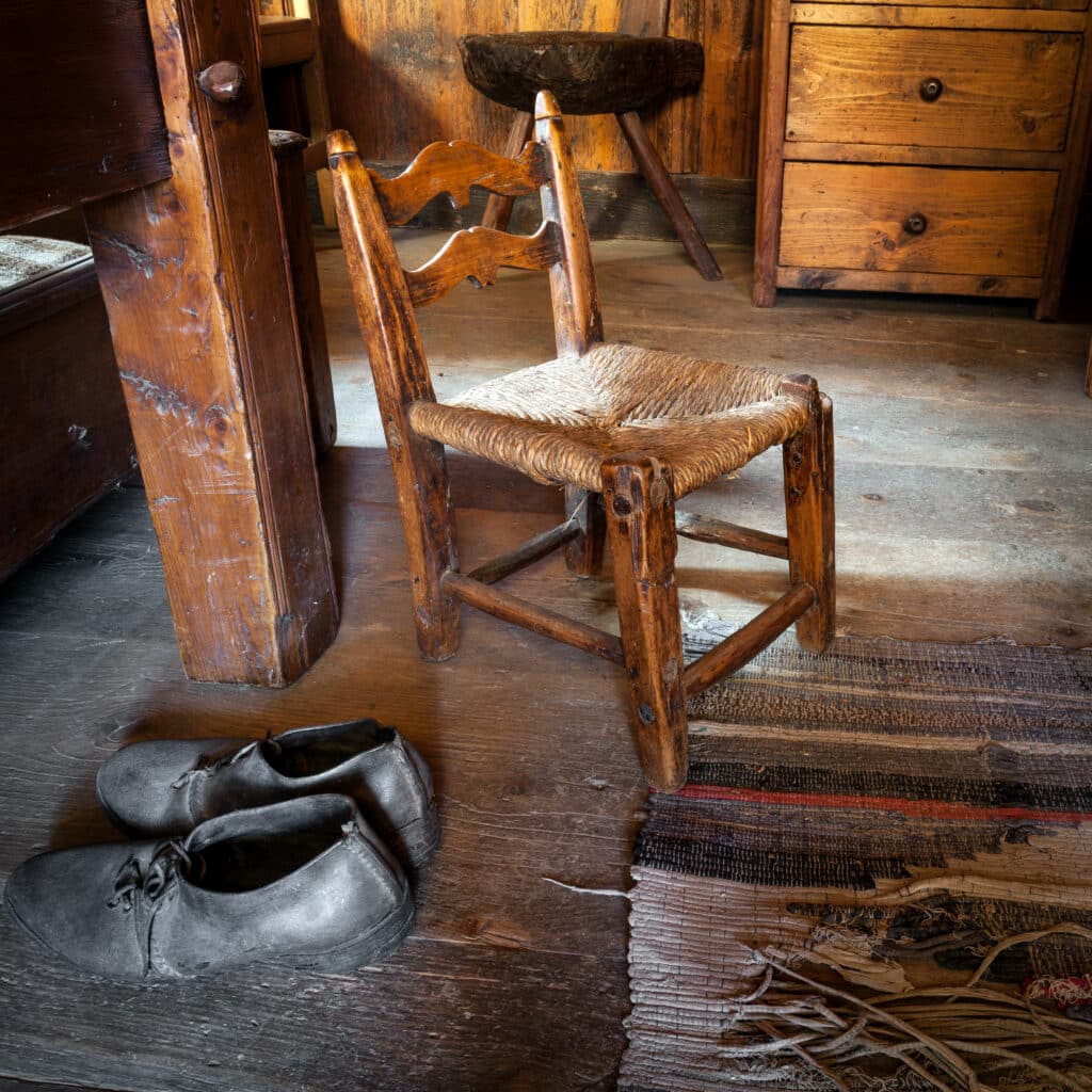 Comment rénover une chaise ancienne avec des techniques authentiques : guide détaillé et conseils pratiques | Artisanat d'art