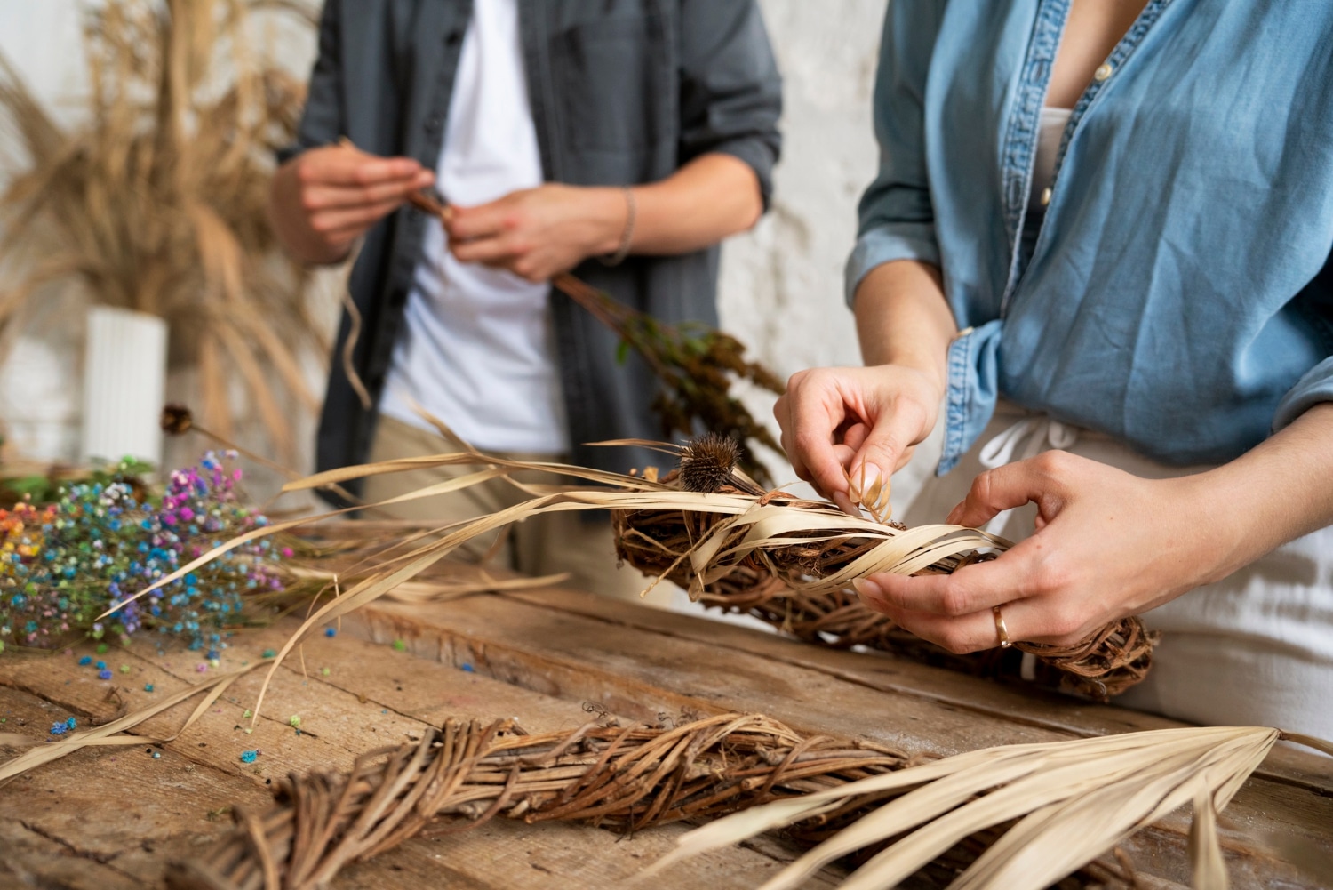 Artisanat d’art & upcycling : transformer les déchets en créations uniques (2025) | Artisanat d'art