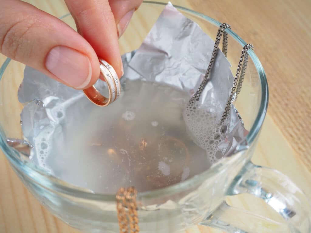 Comment entretenir un bijou en argent ou en or artisanal ? - Astuces, DIY & Maison - Artisanat d'art