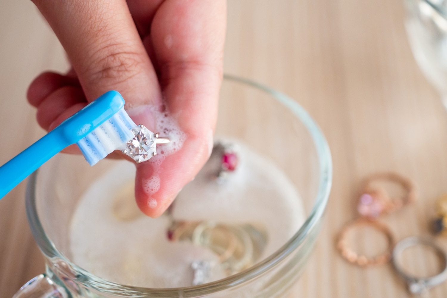Comment entretenir un bijou en argent ou en or artisanal