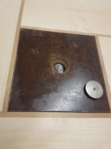 TABLE RONDE EN FRENE 4 QUARTS - - Artisanat d'art de France