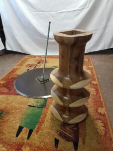 TABLE RONDE EN FRENE 4 QUARTS - - Artisanat d'art de France